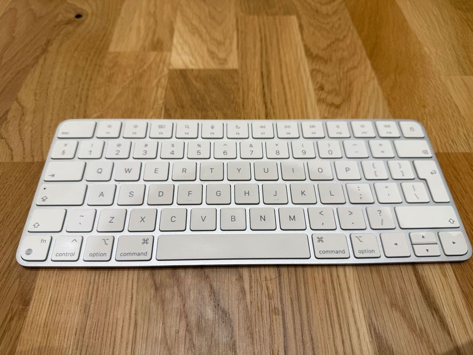 Apple Magic Keyboard A2450 и Magic Mouse A1657 – отлично състояние