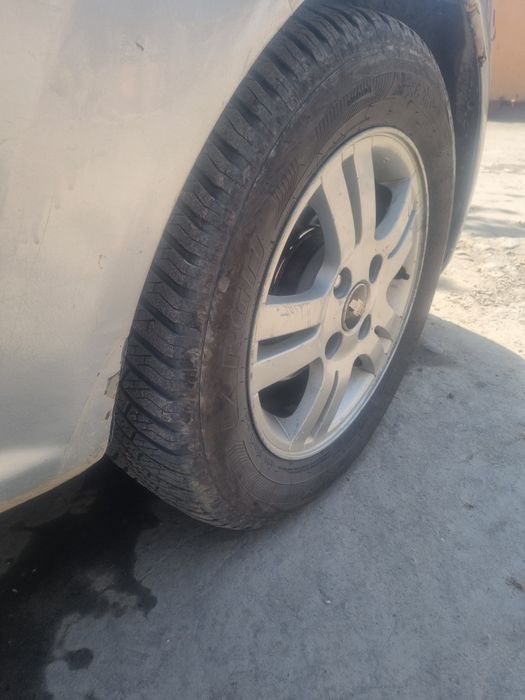 Lasetti 1,6 sotiladi