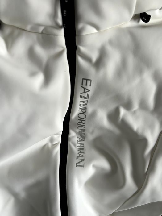 Луксозен ски гащеризон EA7 Emporio Armani – чисто нов, с етикет