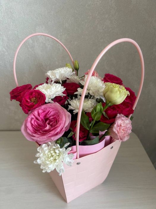 Букет цветов с шариками