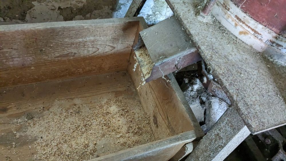 Moara cu piatră - cu reductor și motor trifazic