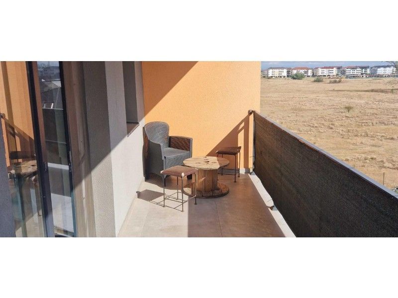 Apartament modern cu 2 camere, balcon și parcare privată – Giroc