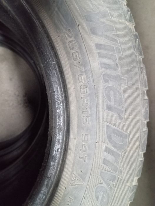 Продам шины зимние.