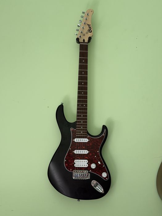 Cort G110 + комбик cm15r