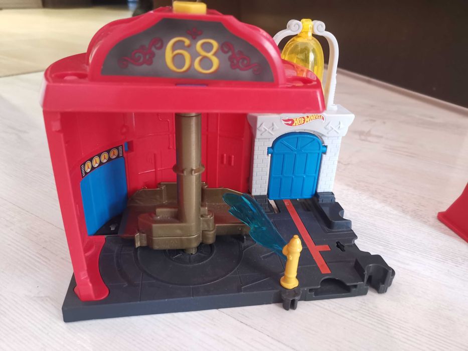 Детска костенурка, кораб, писта