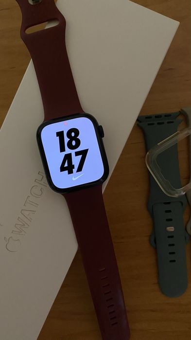 Vând apple watch seria 7 (gps)