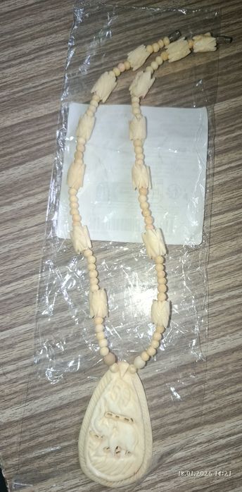 Винтажное колье из слоновой кости