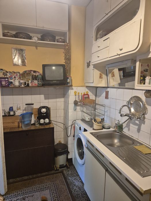 Дава се под наем Тристаен апартамент в Плевен, Сторгозия - 40 кв.м за 199.41 € - Снимка #9