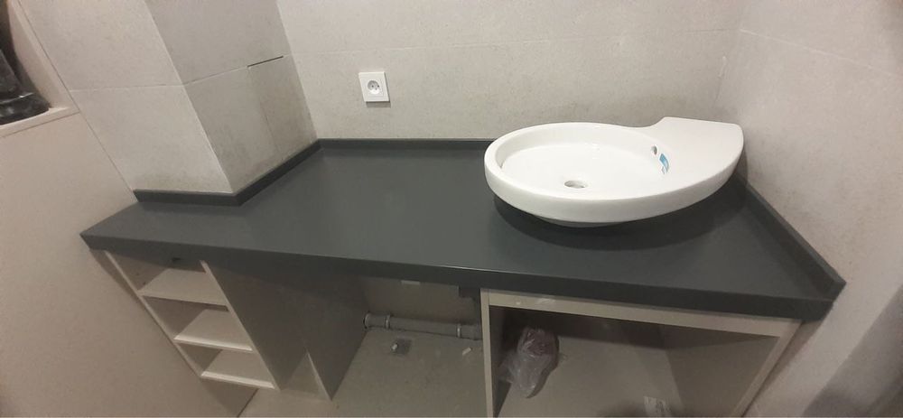 Столешницы  из акрилового камня и кварцевого камня.