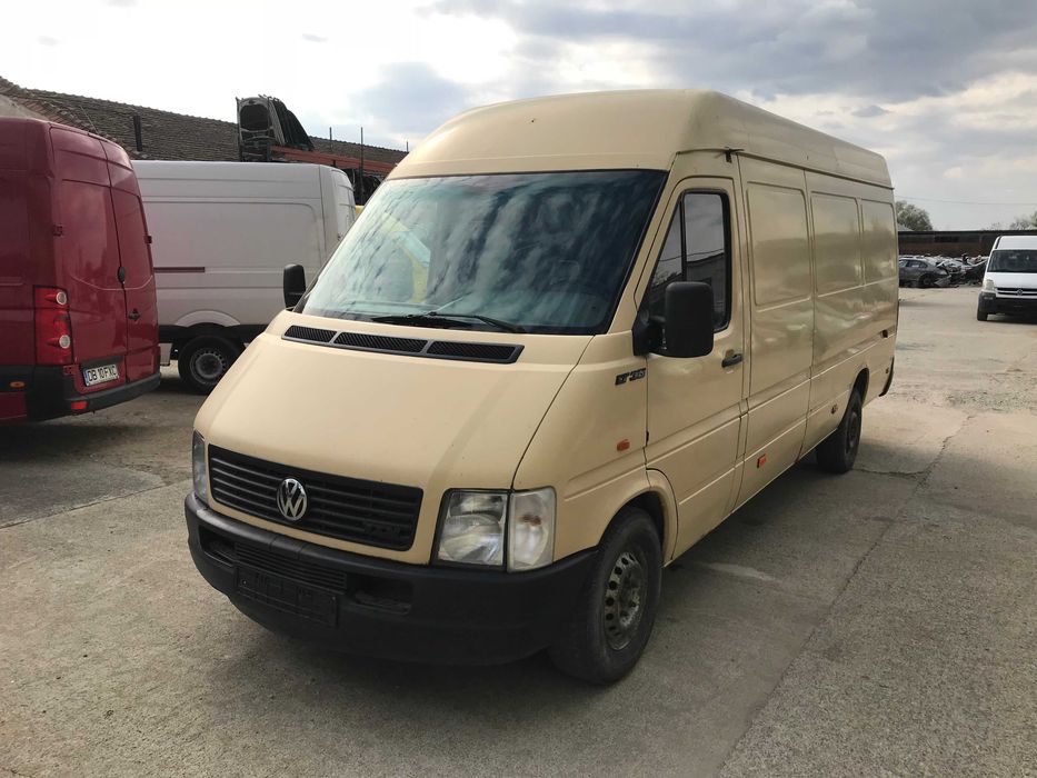 Dezmembrez Volkswagen LT 35 2.5 TDI 109 cp tip AVR punte simpla 2001