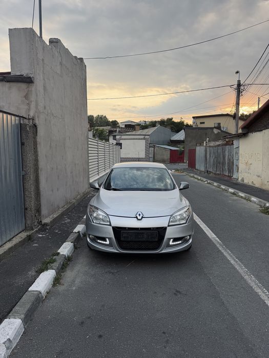 RENAULT Megane 2013 — imagine 1