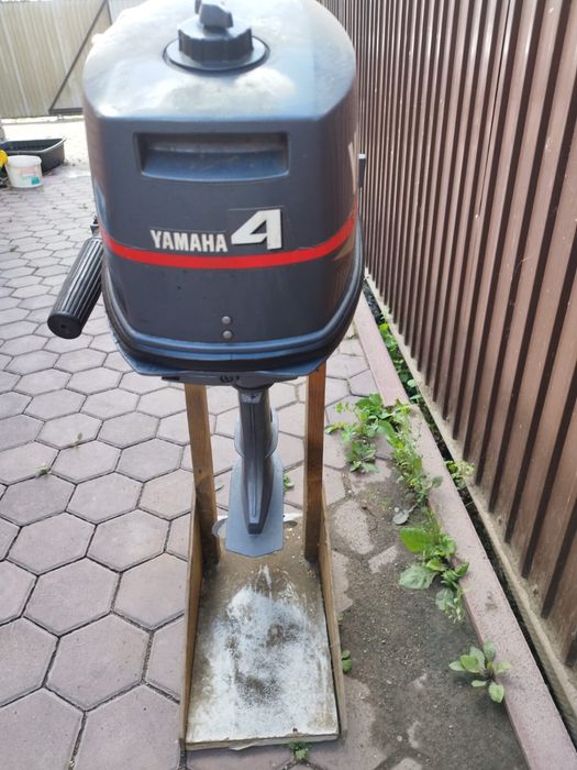Продам лодочный мотор yamaha 4