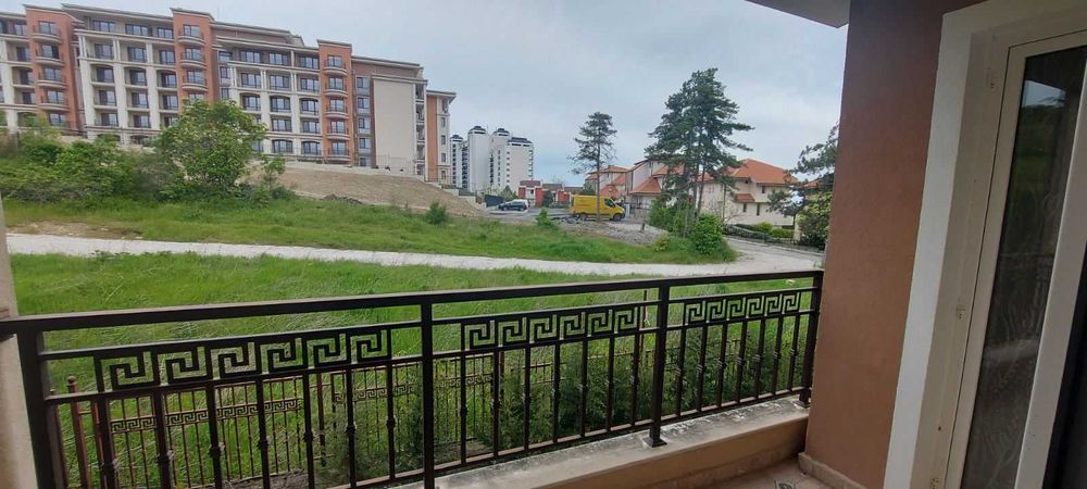Обзаведен двустаен апартамент в централната част, Първа линия