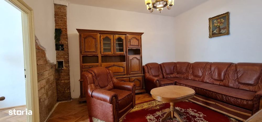 Vand apartament la casa , 2 camere , zona centrala