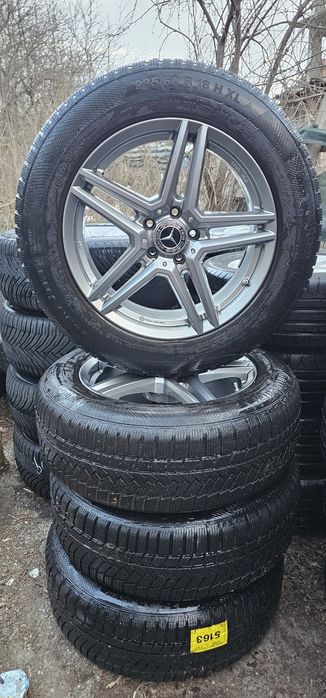 Jante, rotii Mercedes cu anvelope 235/60R18 Continental.