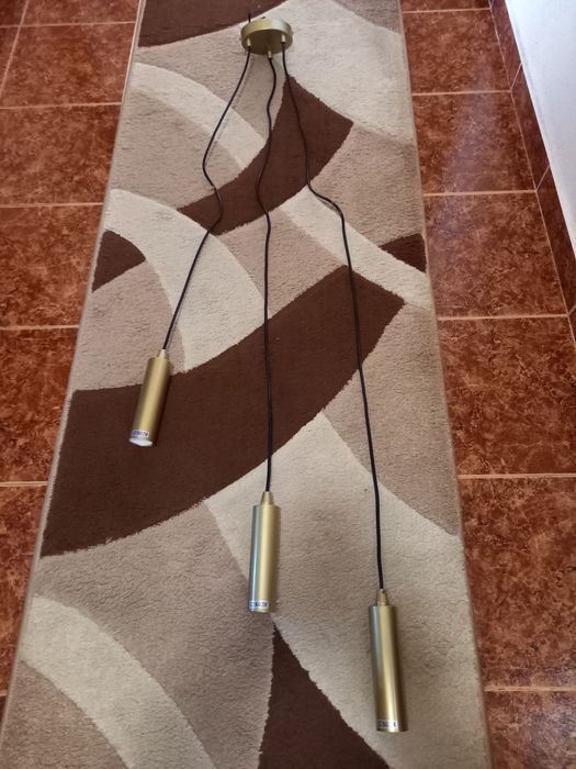 Полилей тройка златист