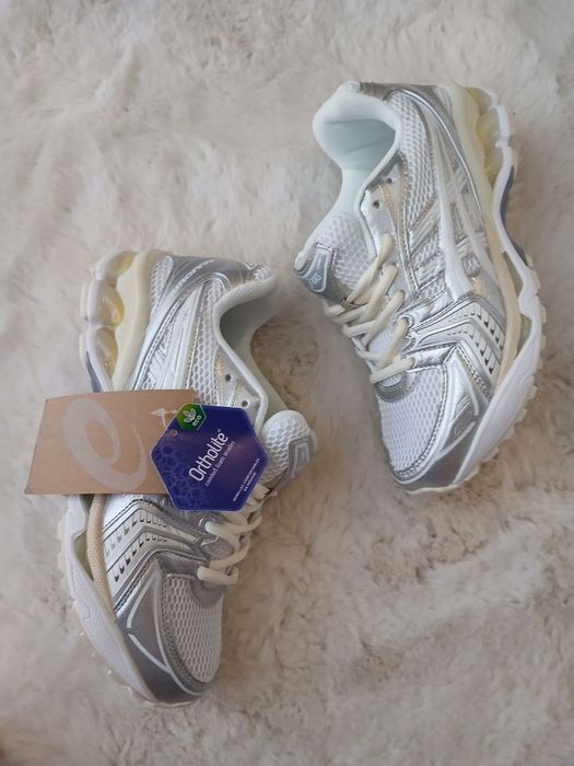 Vand ASICS Kayano 14
