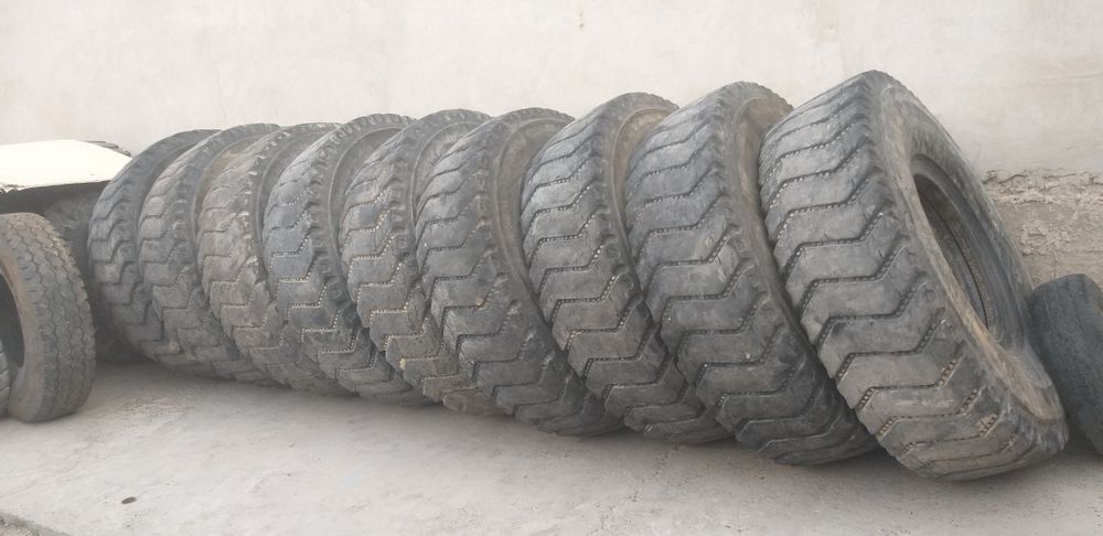 Продам шины погрузчика и  для кран