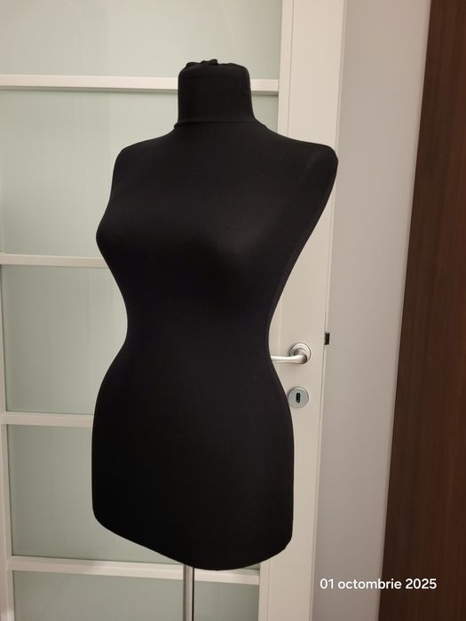 Bust     dama negru