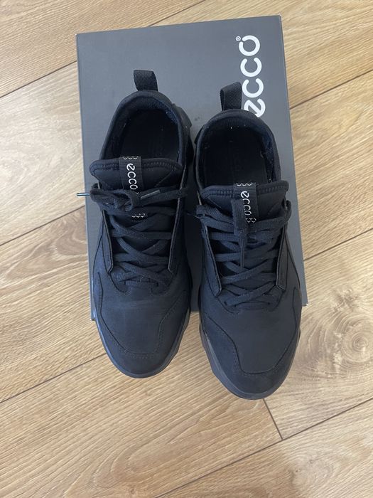 Кроссовки Экко 38р