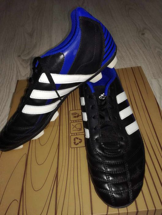 Бутонки адидас