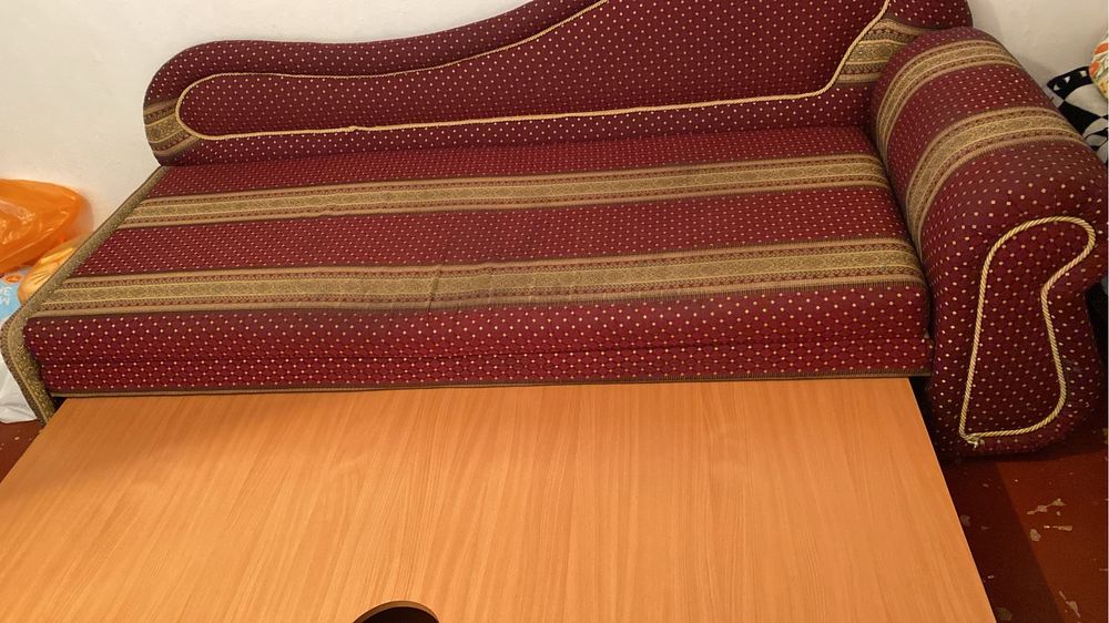 Диван отдам даром