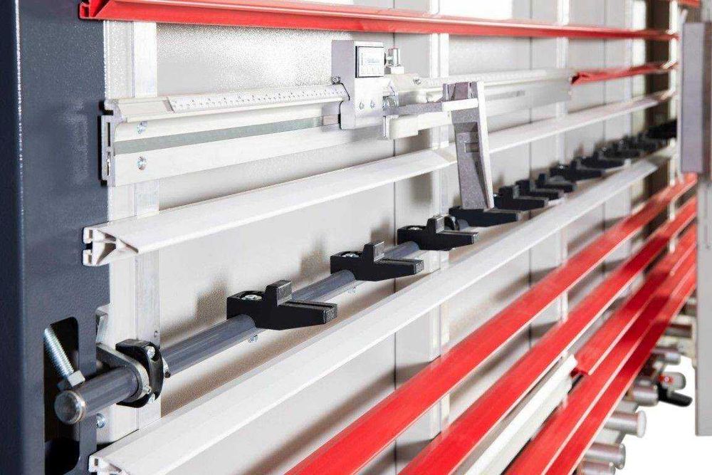 Fierastrau de formatizat panouri Challenge Digit Clamping System