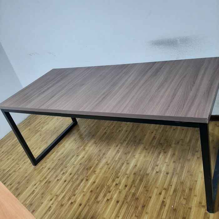 Продам стол. Стол