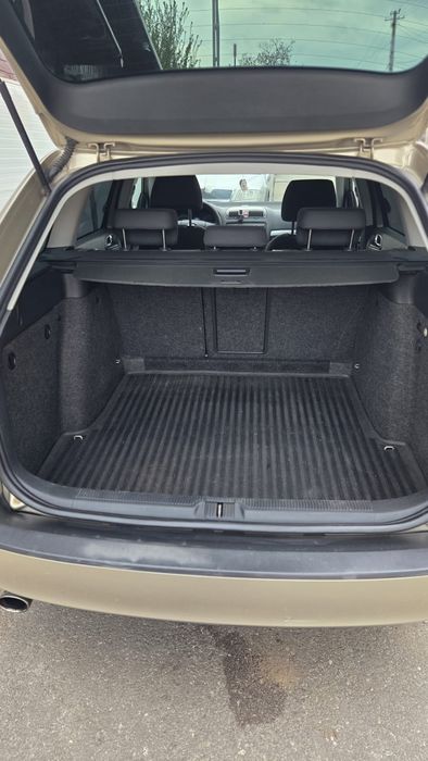 Skoda Octavia 1,6 MPI, vopsea originala fără rugina, superba