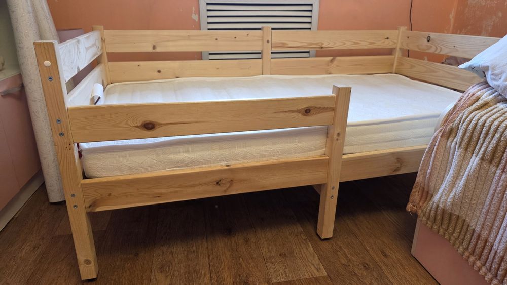 Продам кровать 140×70