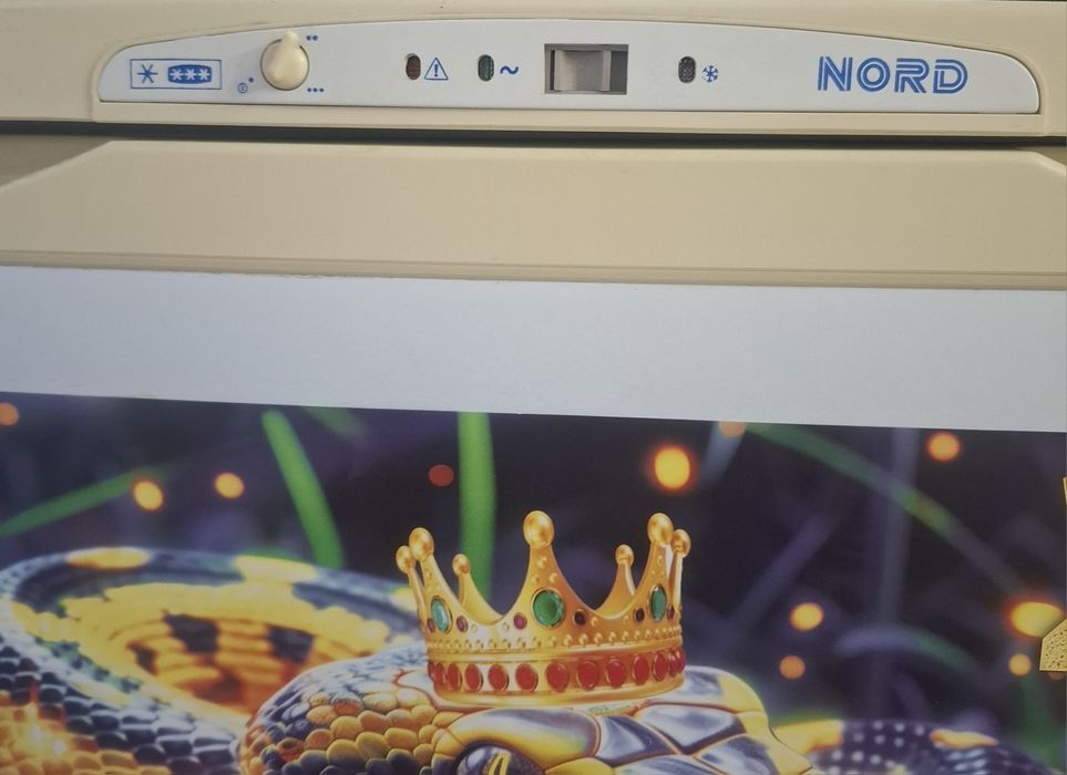 Продам морозильник холд