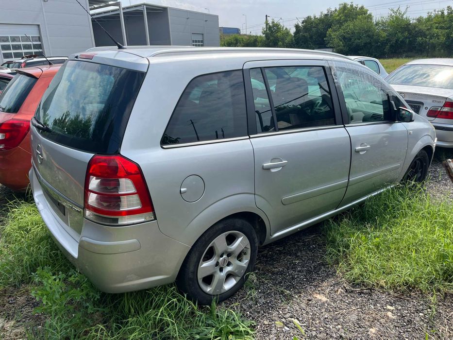 Dezmembrez Opel Zafira B Facelift 1,7 CDTI facelift gri argintiu 2008