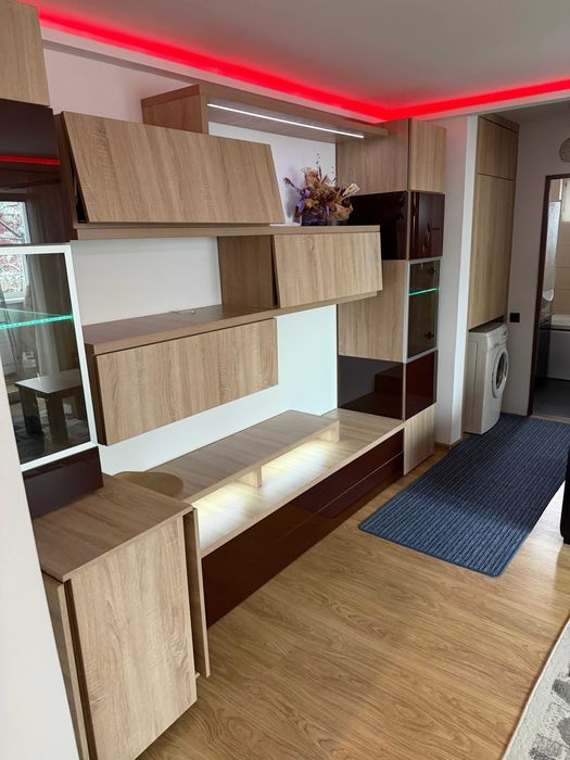 Închiriez apartament 3 camere