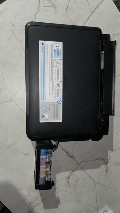 МФУ Epson L210 (принтер / сканер / копир).