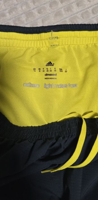 Нови.  Дамски оригинални къси панталонки.  Adidas