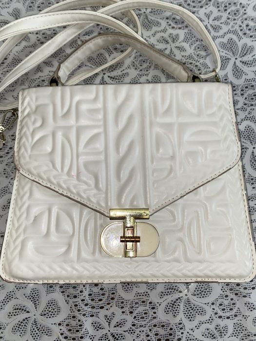 Айоллар сумкаси ранги ок