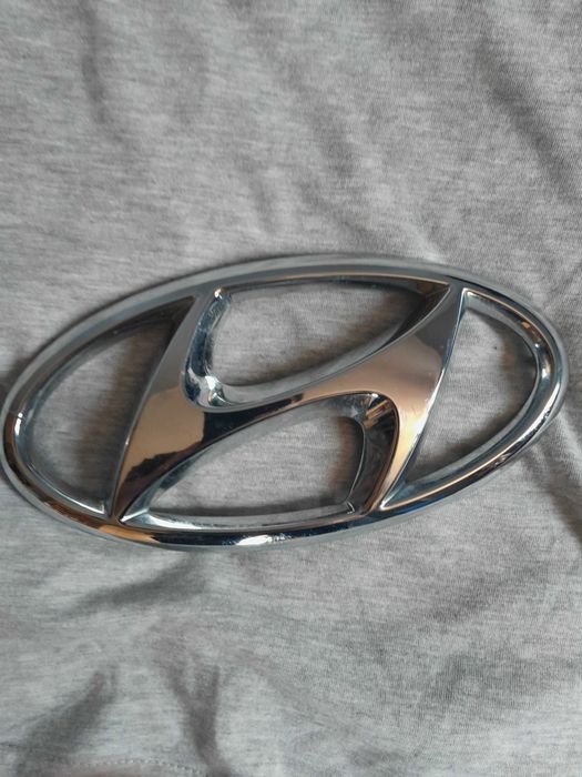 Авто Емблема Hyundai
