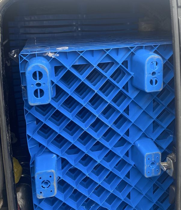 Vand paleti din plastic 110x110x15