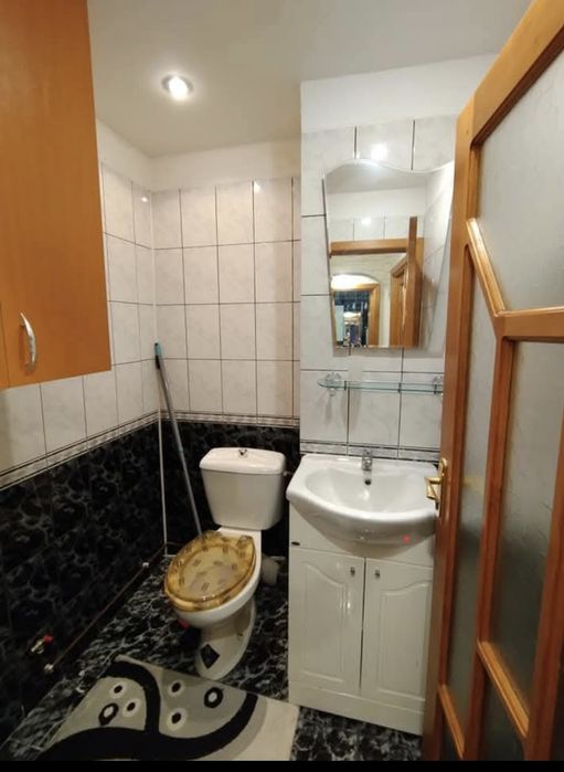 Vand apartament cu 3 camere Resita, zona Lunca