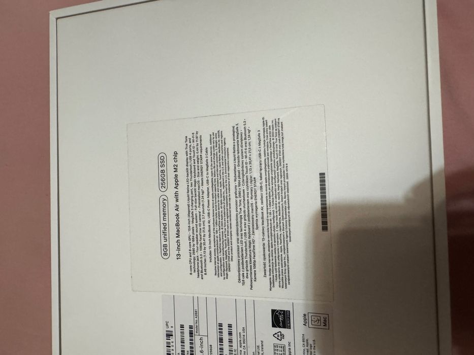 MacBook air M2 8/256 GB