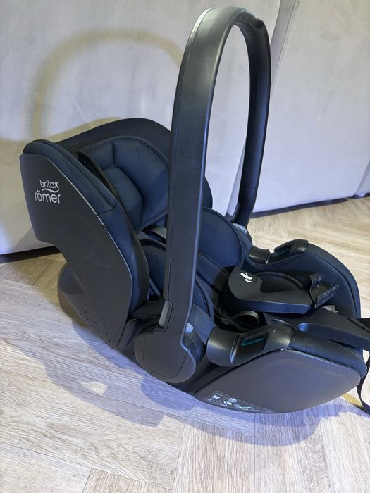 Britax romer scoica auto safe 5Z2 +adaptori carucior