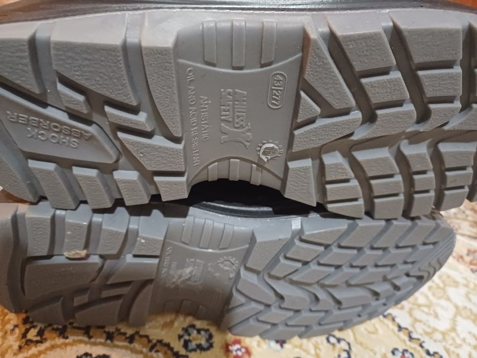 Продам обувь зимнее