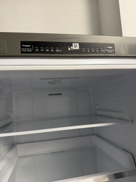 Продавм Хладилник SAMSUNG RB31FDRNDSA/EF