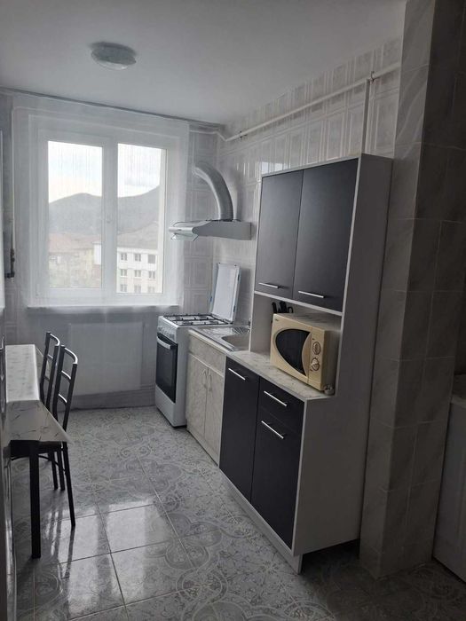 Inchiriez apartament 2 camere recent renovat zona Precista