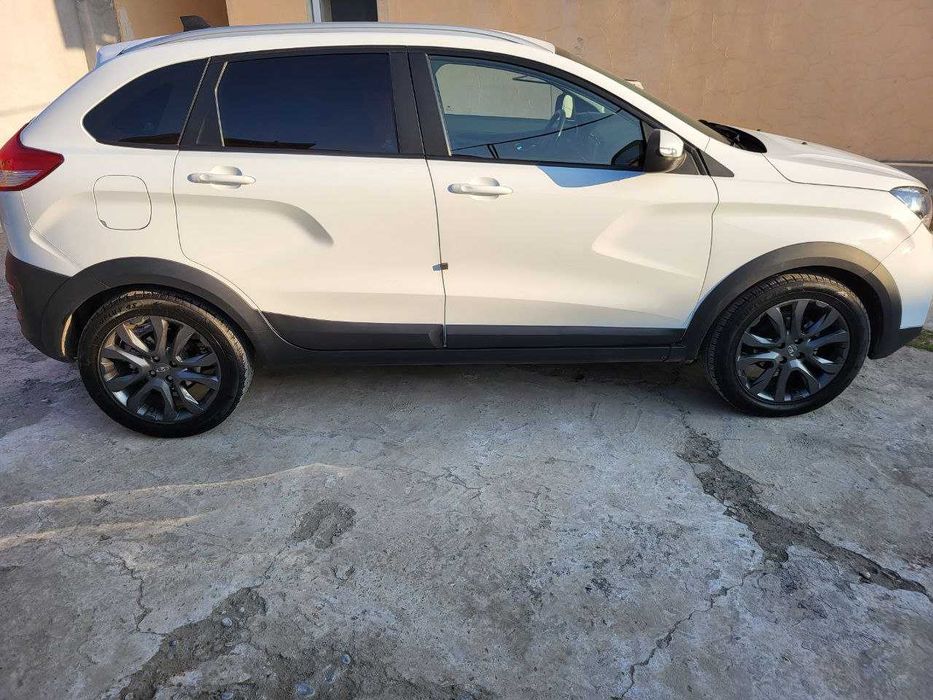 Lada xray cross 1.6 nissan mator