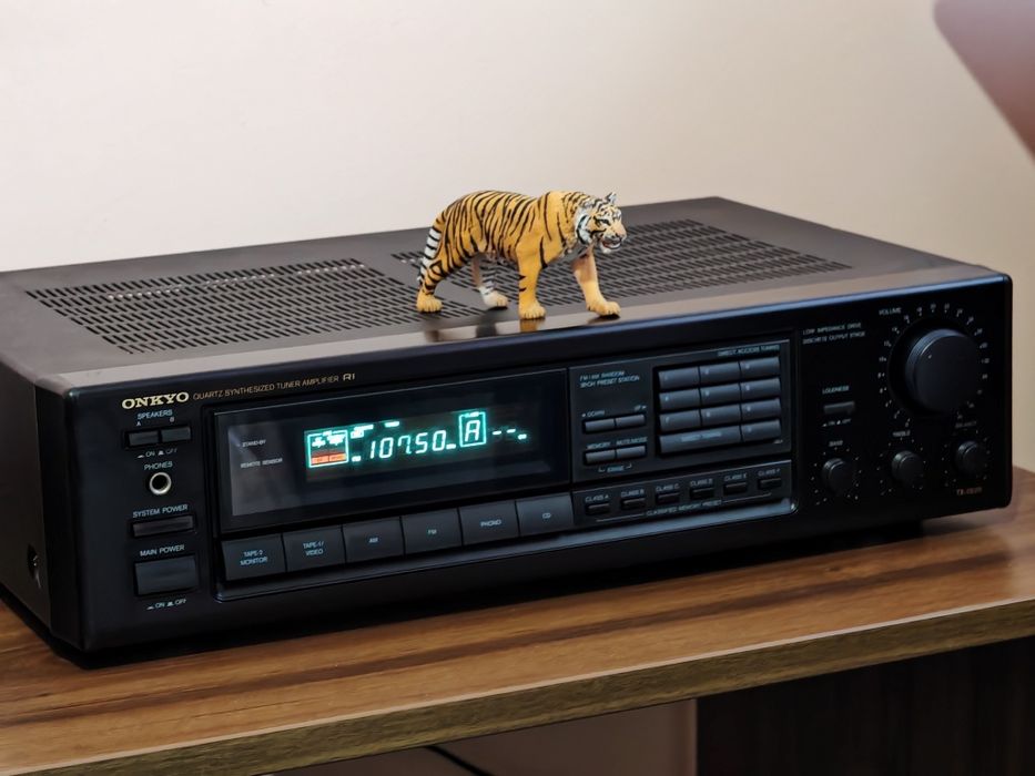 Onkyo TX-7280. O piesă superbă. Calități de top. Preț fix !