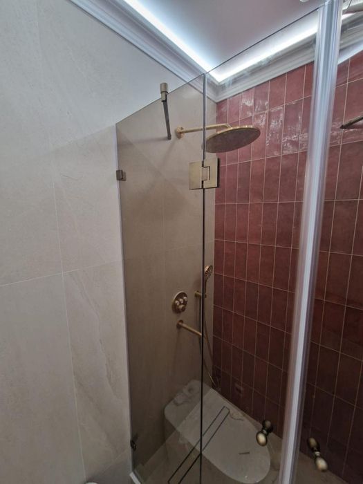 АКЦИЯ! Душевые кабины и перегородки