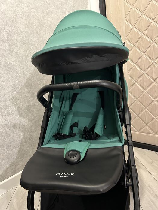 Продам коляску anex хорошем состаяние