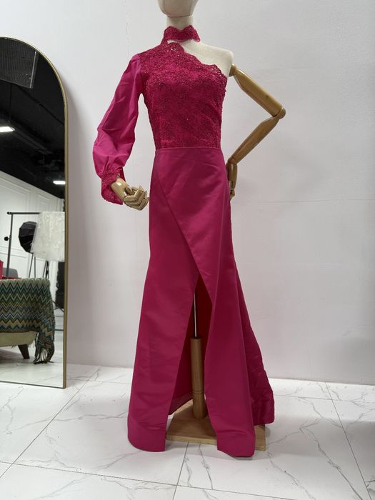 Элегантное вечернее платье