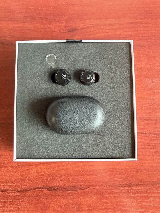 Слушалки Bang and Olufsen E8 3rd gen